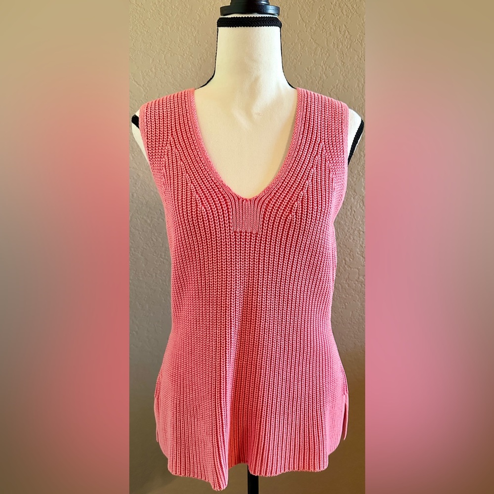 Tommy Bahama knit V-neck tank top - size small